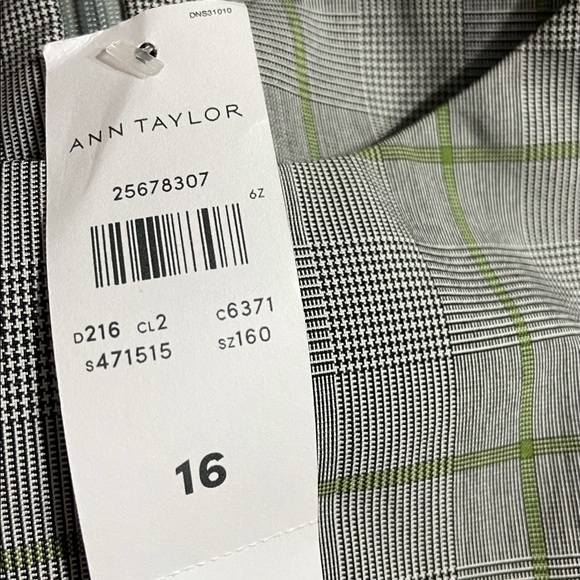 NWT beautiful plaid shift dress - Picture 2 of 2